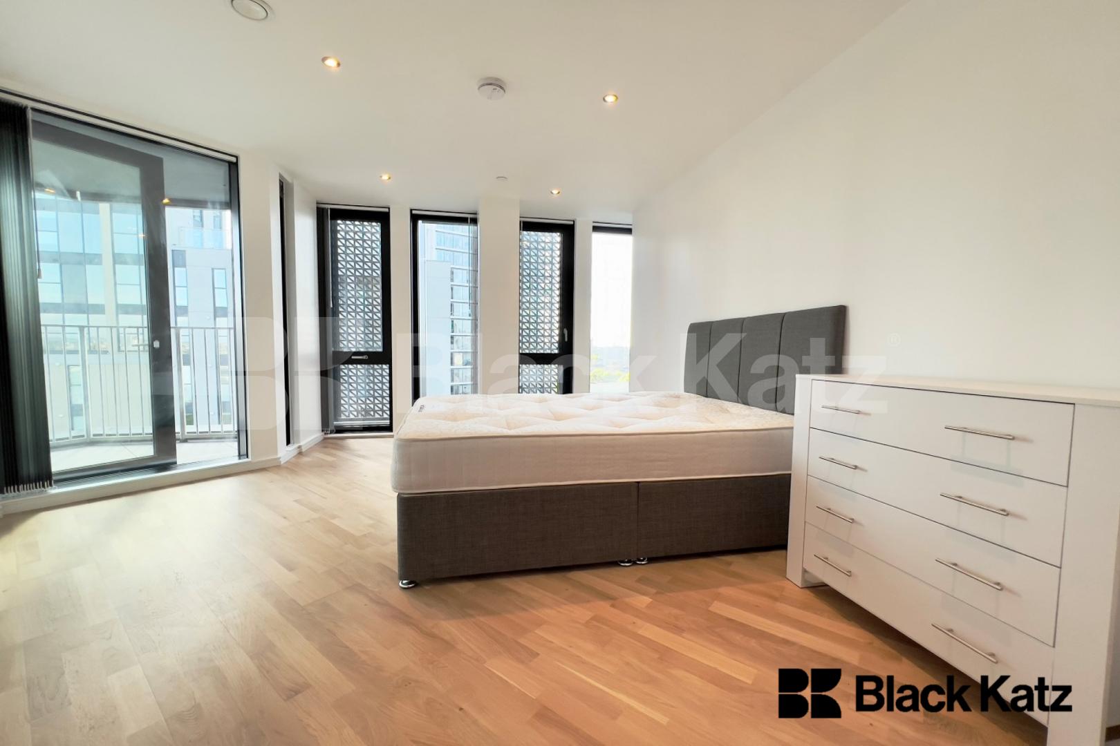 595 Sq. Ft. of living & entertaining space concierge & gym facilities The Ceramic Building - Newington Causeway , Borough